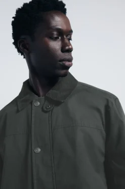 Parka corta cuello pana