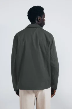 Parka corta cuello pana