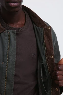 Parka corta cuello pana