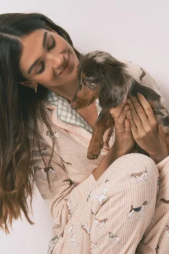 Pijama camisero largo 100% algod&oacute;n estampado rayas y perritos