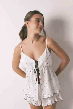 Pijama corto tirantes blanco estampado corazones