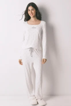 Pijama largo canal&eacute; blanco estampado estrellas