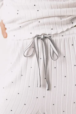 Pijama largo canal&eacute; blanco estampado estrellas