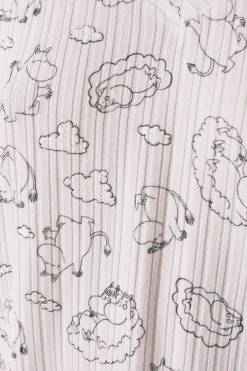 Pijama largo canal&eacute; soft blanco estampado Moomin
