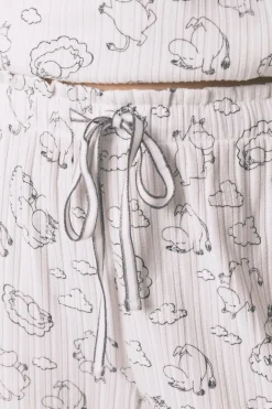 Pijama largo canal&eacute; soft blanco estampado Moomin