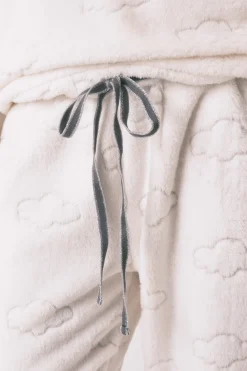 Pijama largo polar gris estampado nubes