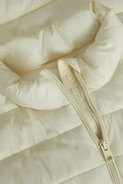 Plum&iacute;fero corto acolchado