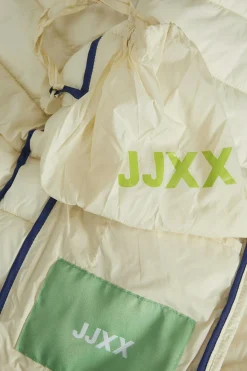 Plum&iacute;fero corto acolchado