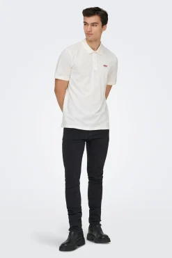 Polo con detalle frontal