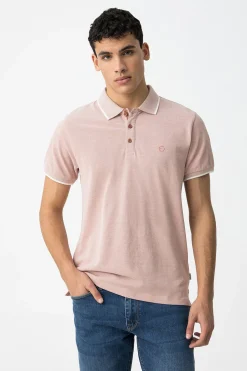 Polo de piqu&eacute; detalle en relieve