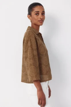 Polo r&uacute;stico bordado