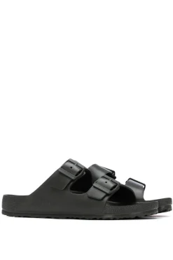 Sandalia goma con hebilla