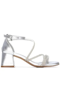Sandalia metalizada con tacón