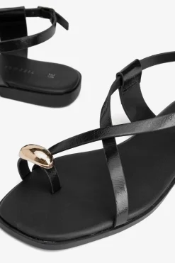 Sandalia tiras cruzadas