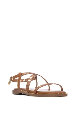 Sandalia tiras tachas