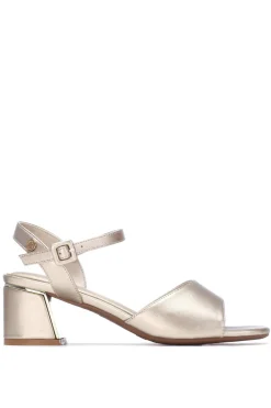 Sandalias metalizadas tac&oacute;n