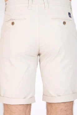 Short b&aacute;sico con cinco bolsillos