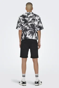 Short denim de hombre regular fit.