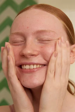 Soluci&oacute;n Diaria Antiimperfecciones &Aacute;rbol de T&eacute; 50ml