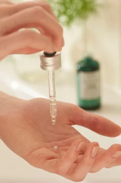 Soluci&oacute;n Diaria Antiimperfecciones &Aacute;rbol de T&eacute; 50ml