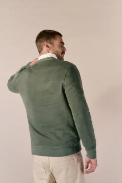 Sudadera b&aacute;sica lavada cuello redondo