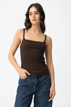 Top ajustado tirantes