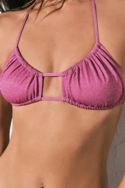 Top bikini fruncido rosa brillo