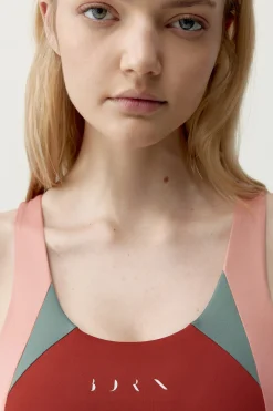 Top deportivo Darana rojo coral/verde