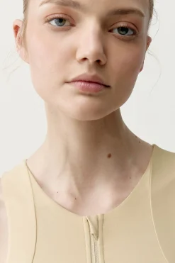 Top deportivo Marina beige