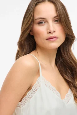 Top lencero satinado con encaje