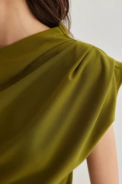 Top manga corta asim&eacute;trico