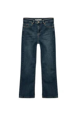 Vaquero acampanado desde la rodilla