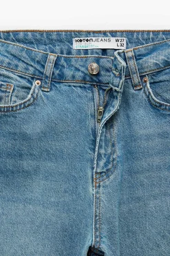 Vaquero de corte recto