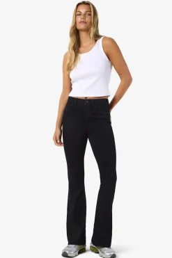 Vaquero negro acampanado