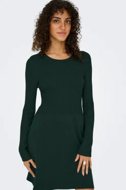 Vestido corto canal&eacute;