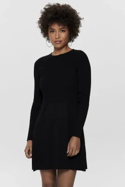 Vestido corto canal&eacute;