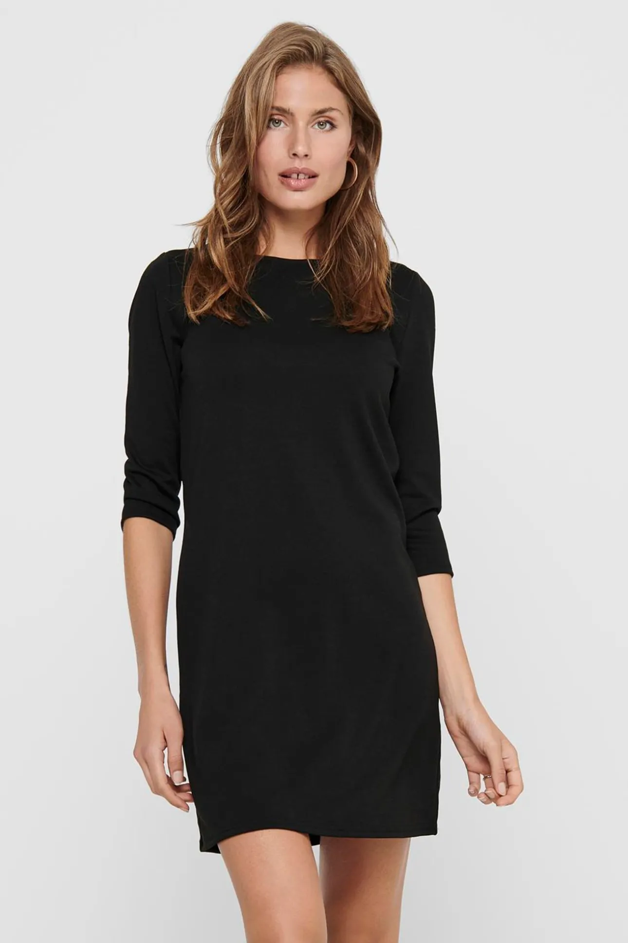 Vestido corto de manga media