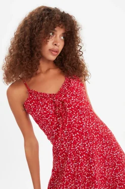 Vestido corto de tirantes