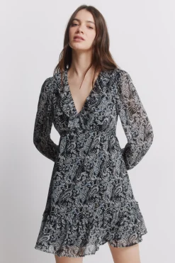 Vestido corto estampado manga larga