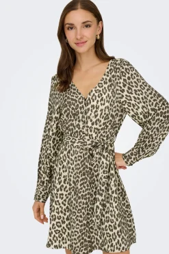 Vestido corto fluido