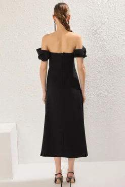 Vestido cuello descubierto