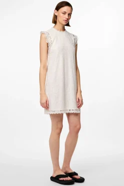 Vestido de encaje sin mangas