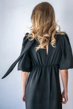 Vestido escote pico