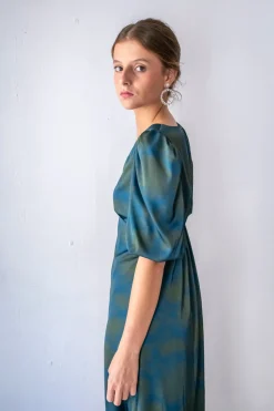 Vestido escote pico