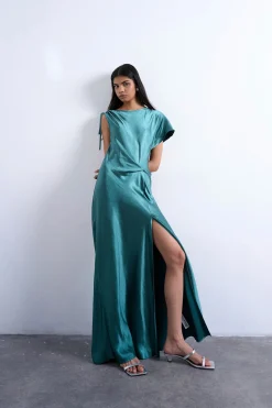 Vestido largo de manga corta