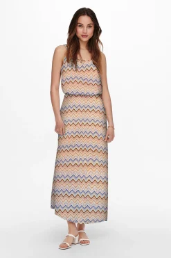 Vestido largo de tirantes regulables