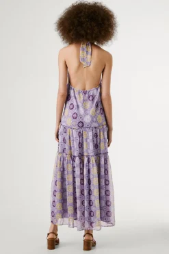 Vestido largo fluido estampado sin mangas.