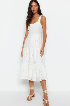 Vestido midi bordados