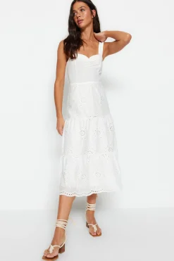 Vestido midi bordados