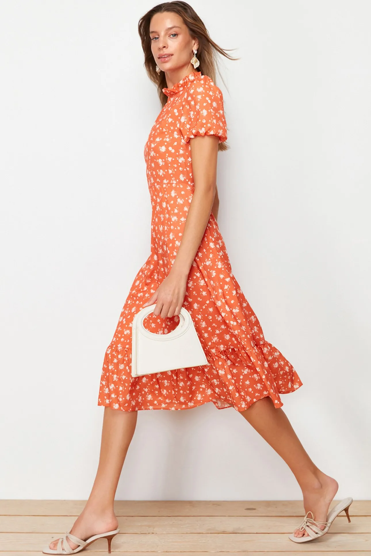 Vestido midi de manga corta